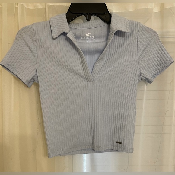 Hollister preppy collared cropped baby tee in light blue - Picture 1 of 3